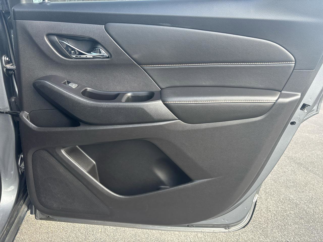 Used 2019 Chevrolet Traverse LS AWD/4WD image 20