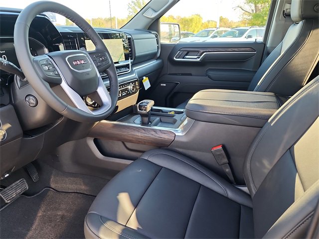 New 2026 GMC Sierra 1500 SLT image 17
