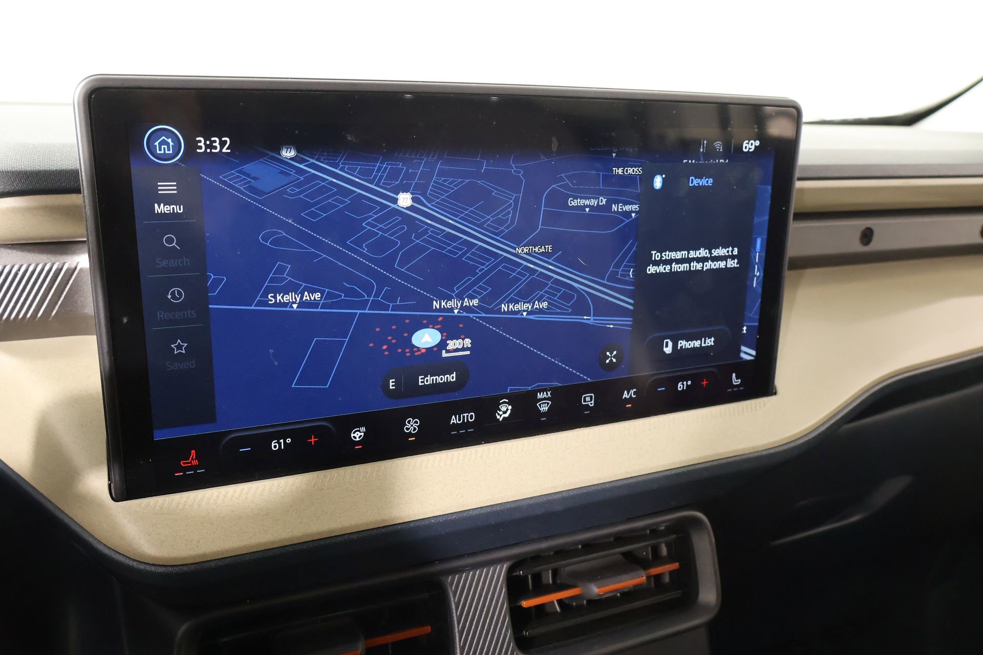 Used 2025 Ford Maverick Lariat w/ 4K Tow Package image 7