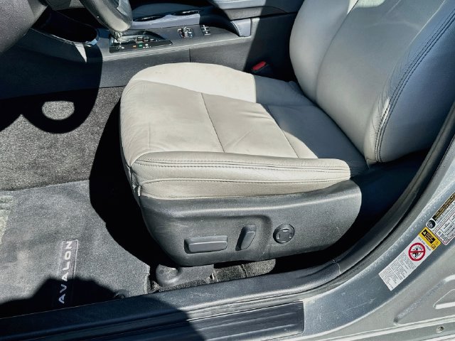 Used 2015 Toyota Avalon XLE FWD image 21