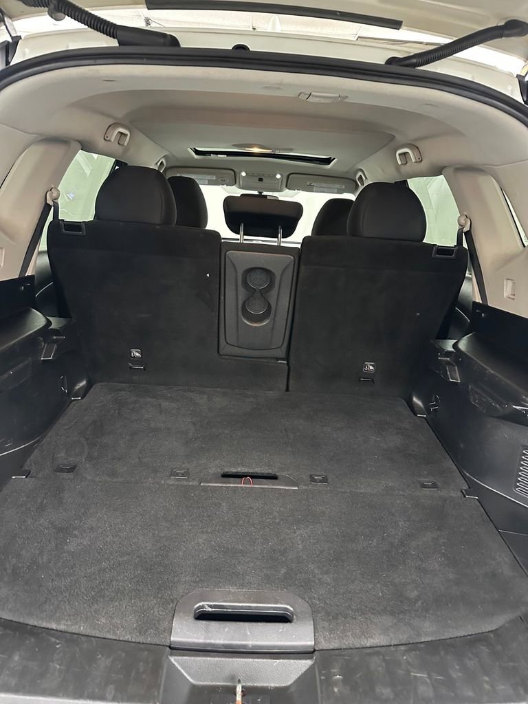 Used 2018 Nissan Rogue SV image 27