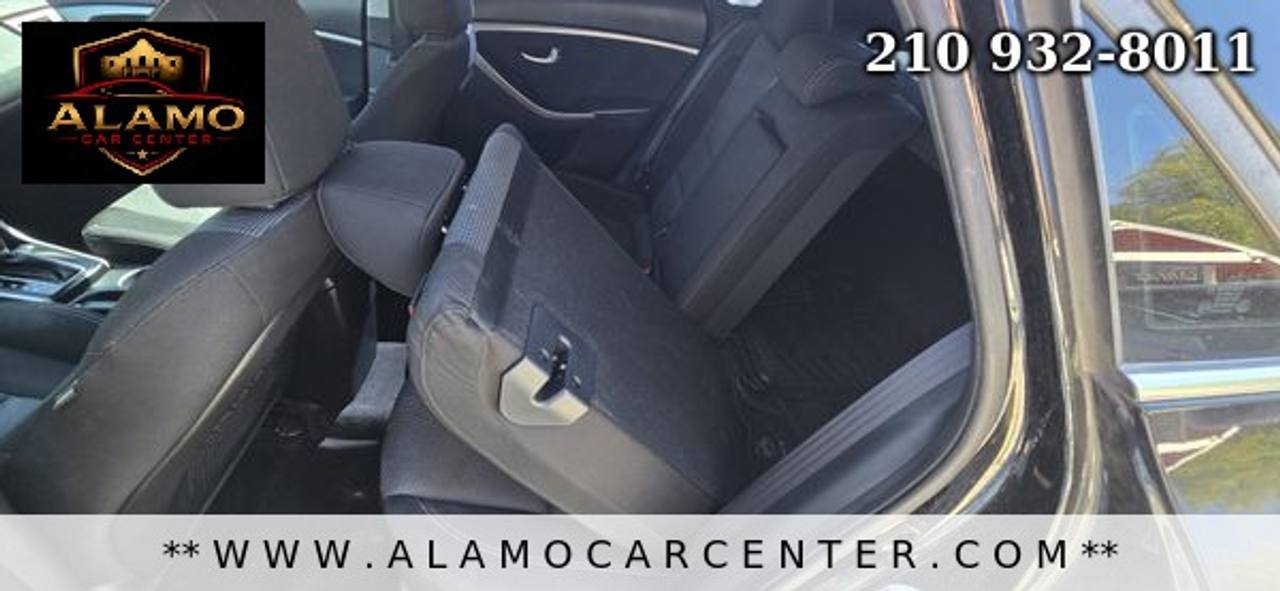 Used 2017 Hyundai Elantra GT FWD image 28