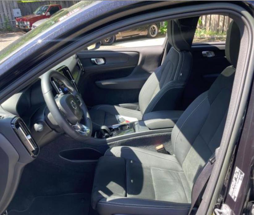 Used 2023 Volvo XC40 Recharge Plus AWD/4WD image 3