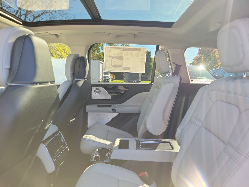 New 2027 Lincoln Aviator Reserve AWD/4WD image 14