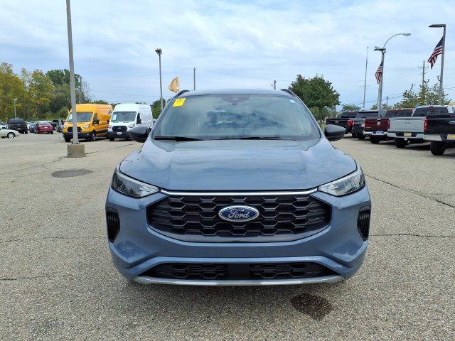 Certified 2024 Ford Escape ST-Line w/ Tech Pack #1 AWD/4WD image 2