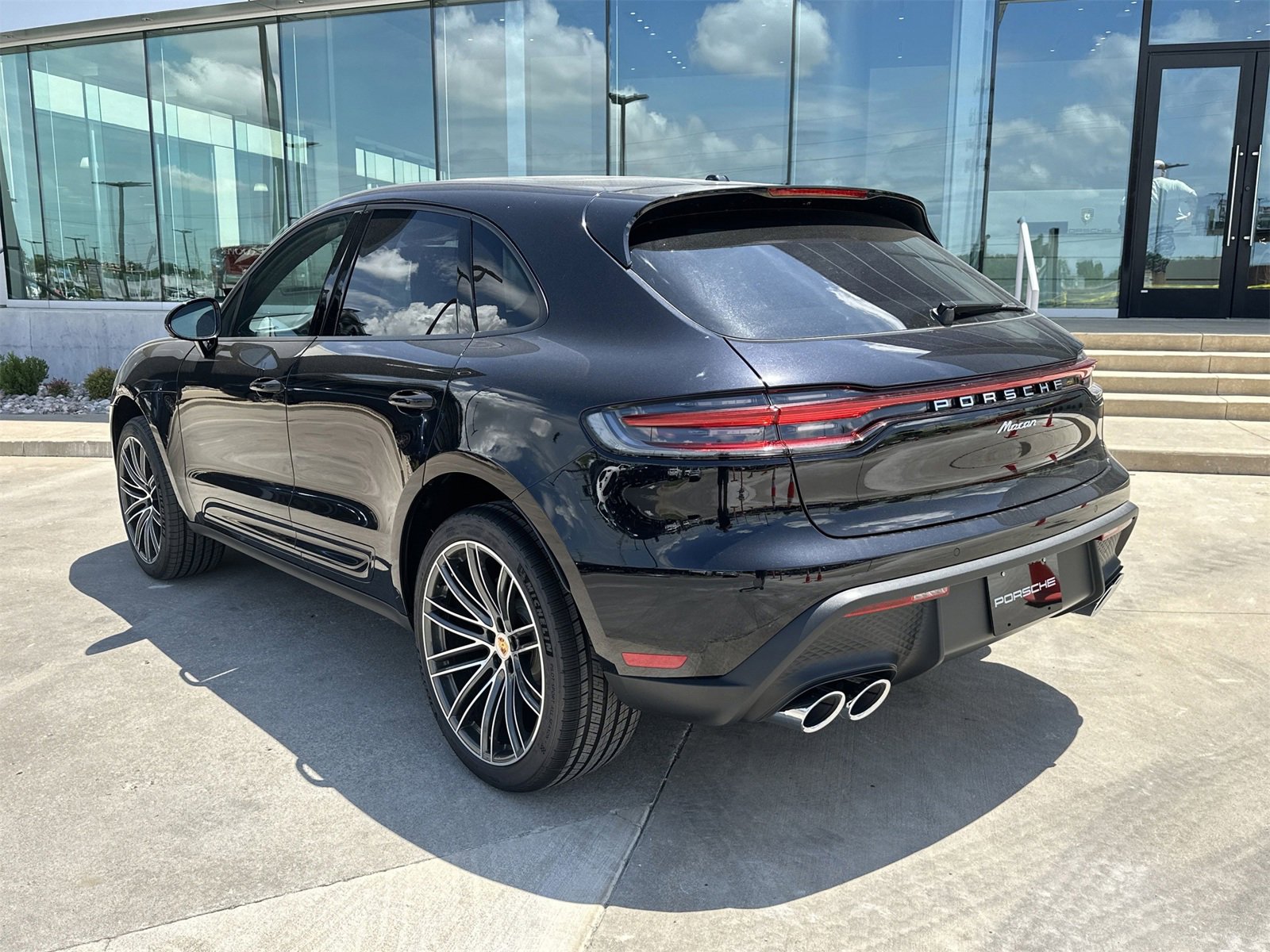 New 2025 Porsche Macan image 3