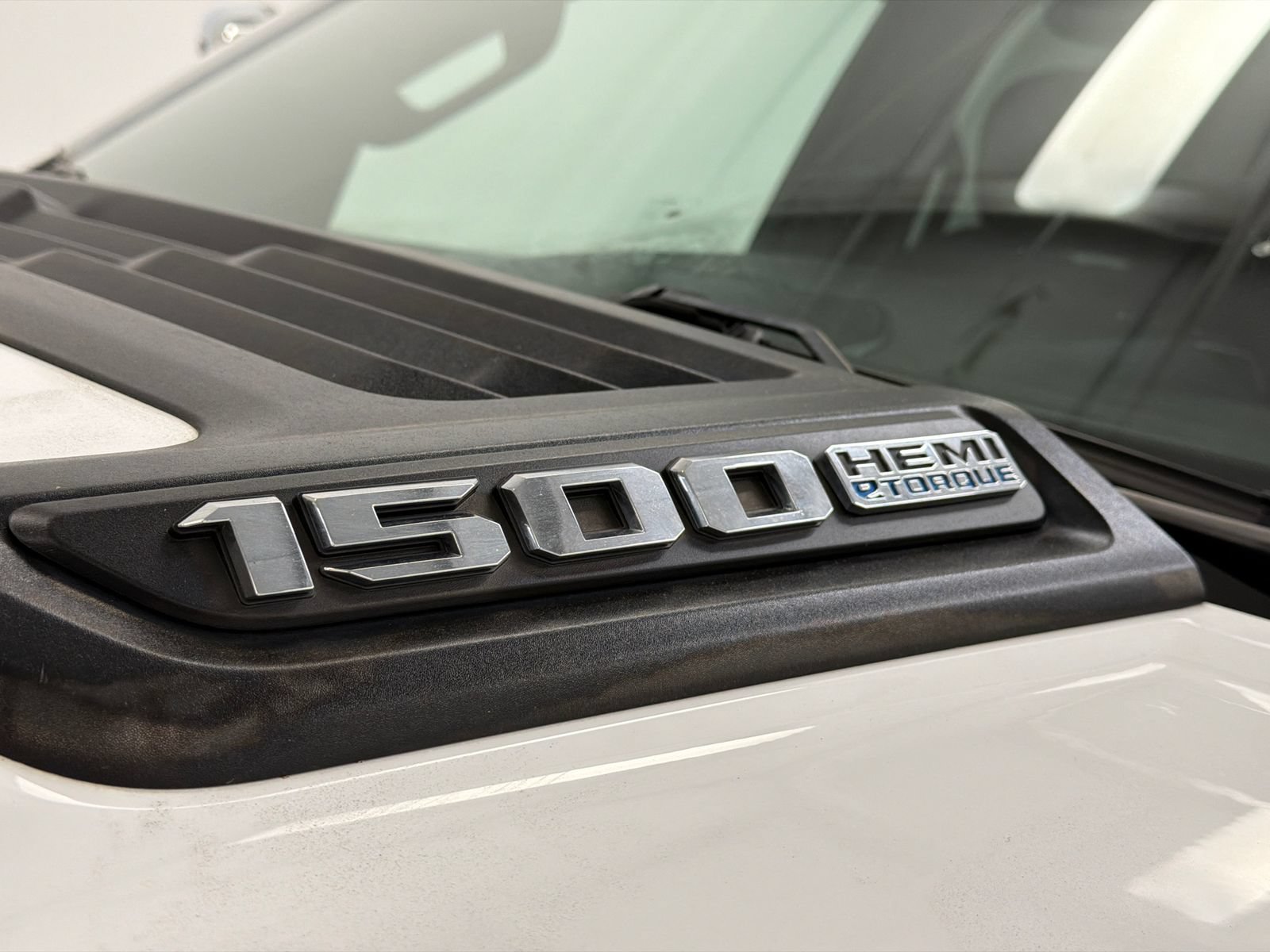 Used 2022 RAM 1500 Laramie w/ Sport Appearance Package AWD/4WD image 13