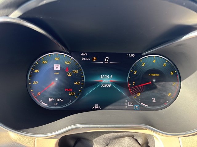 Used 2022 Mercedes-Benz GLC 300 4MATIC image 4