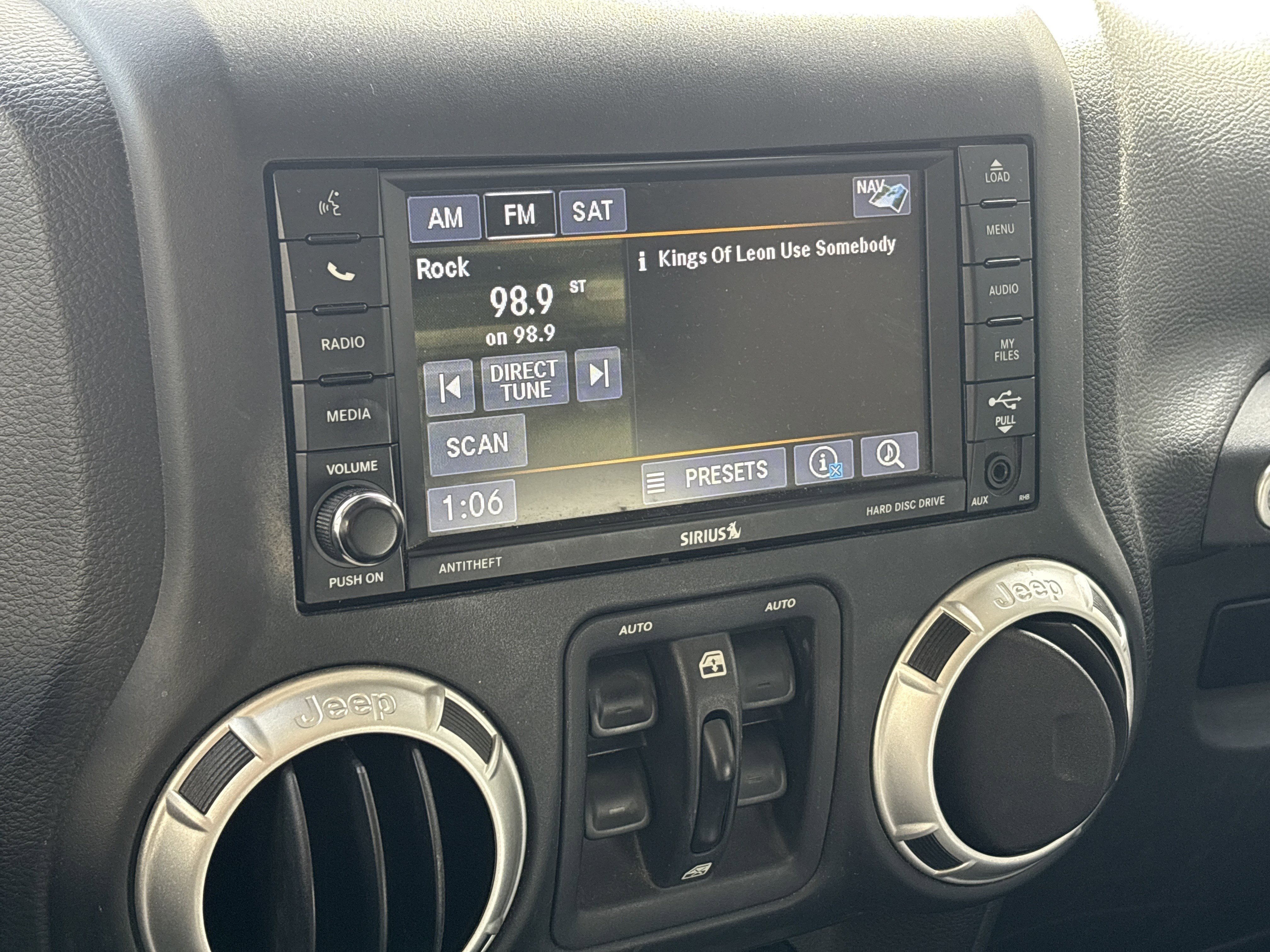 Used 2018 Jeep Wrangler Unlimited Rubicon w/ Cold Weather Group image 23