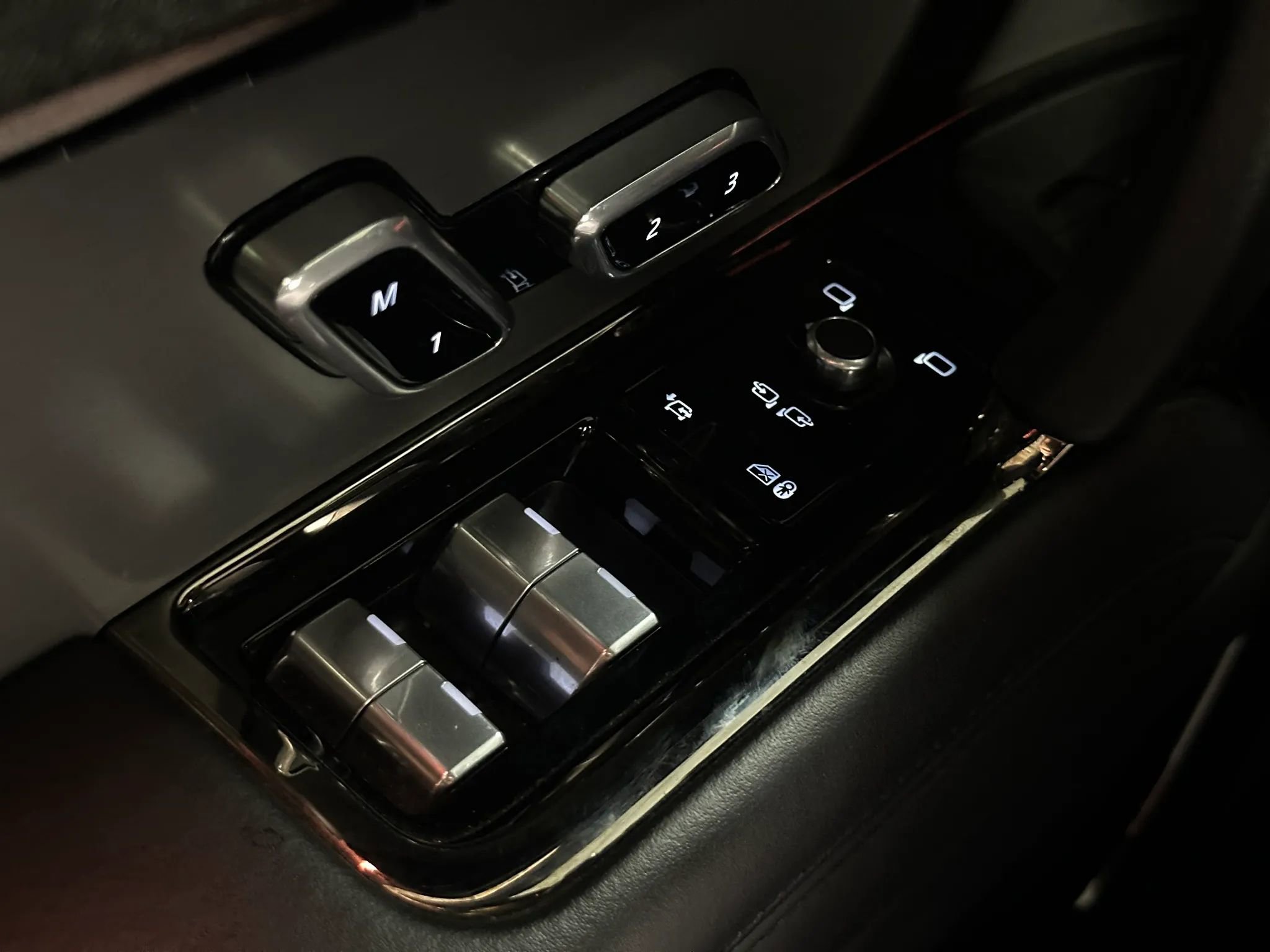 Used 2024 Land Rover Range Rover Sport SE image 34