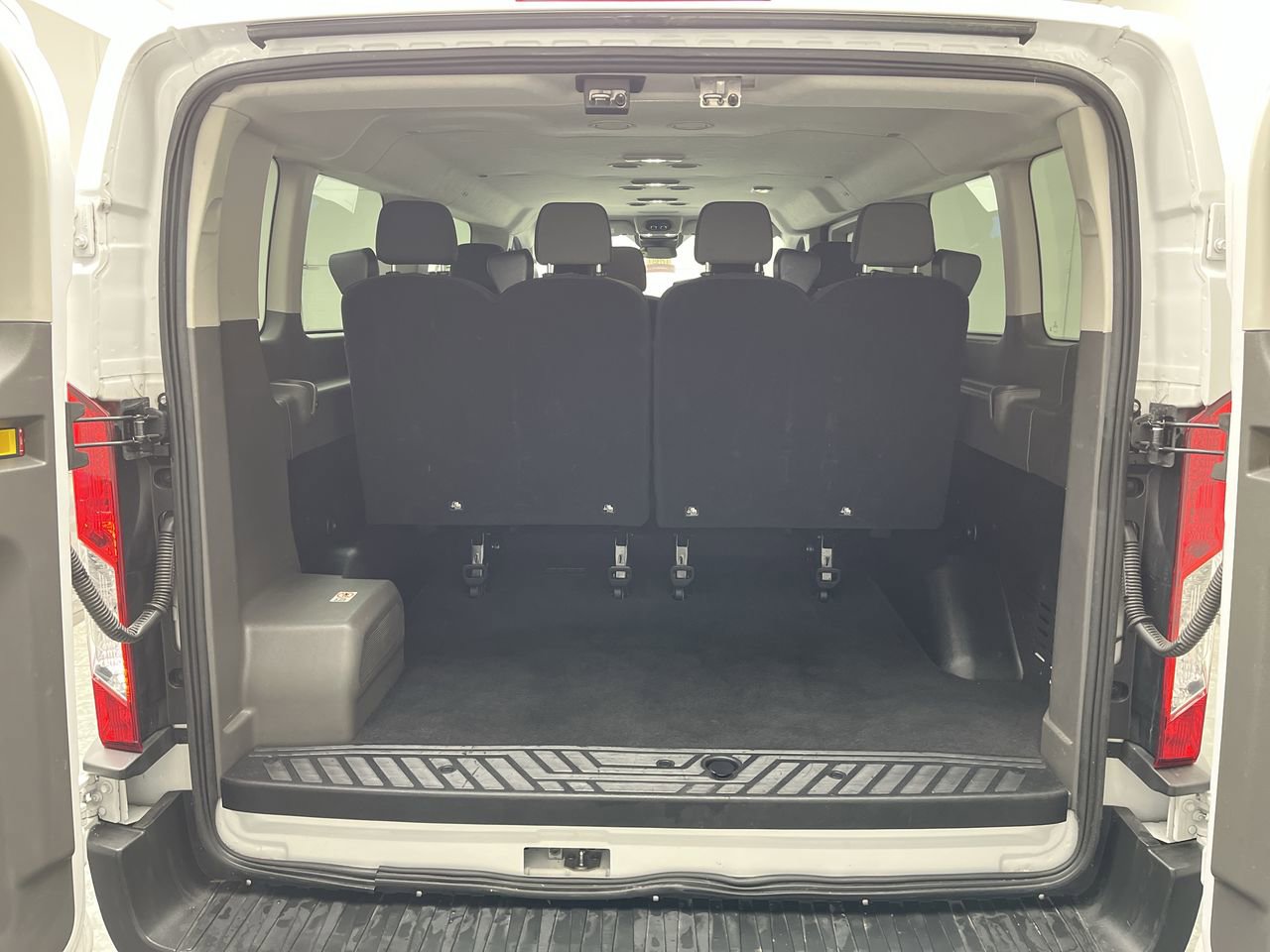 Certified 2024 Ford Transit 350 XLT RWD image 25