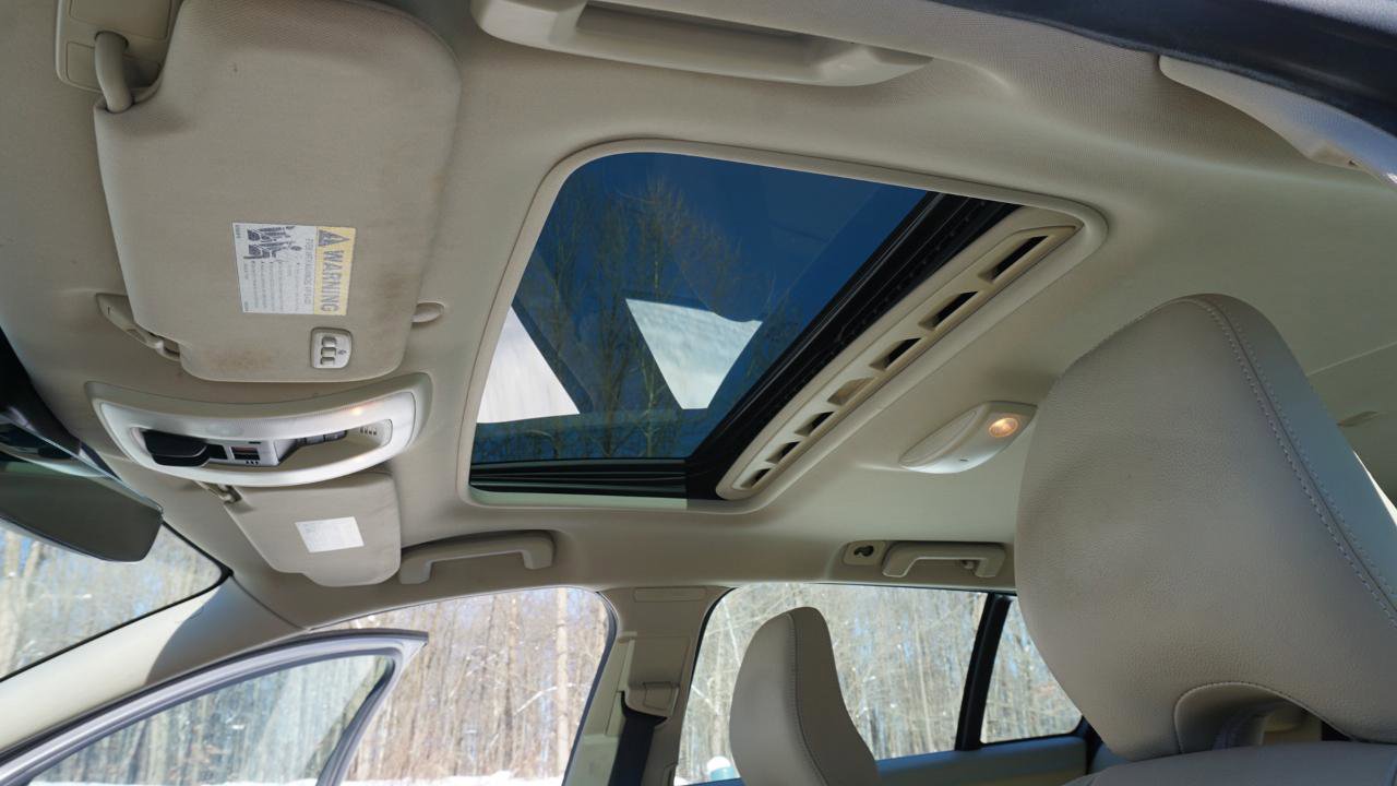 Used 2015 Volvo V60 T5 Premier w/ Convenience Package AWD/4WD image 18