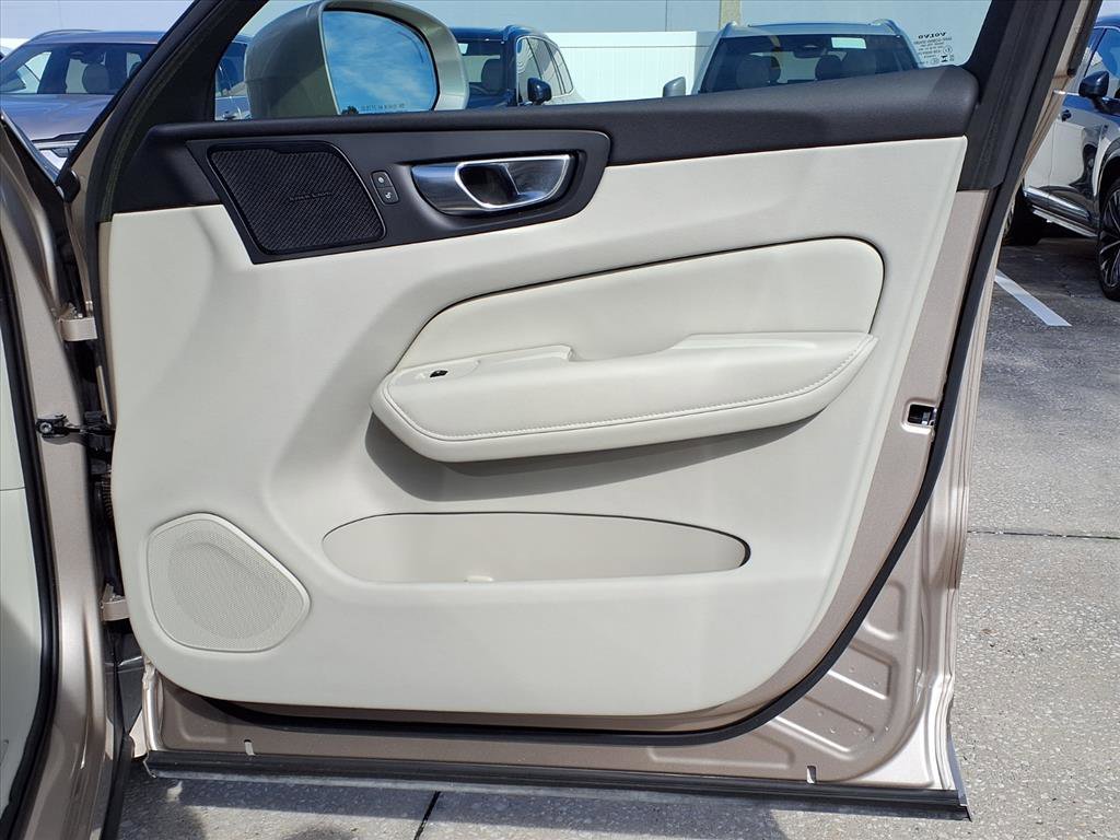 Certified 2023 Volvo XC60 B5 Plus image 13