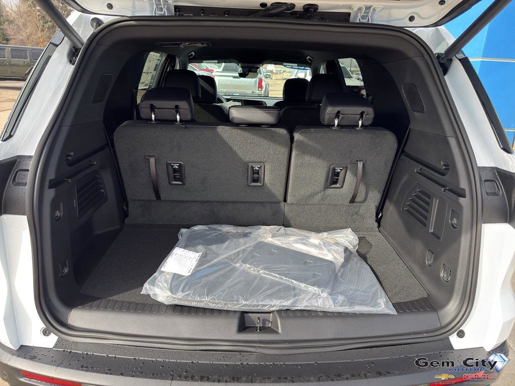 New 2026 Chevrolet Traverse LT w/ Midnight/Sport Edition AWD/4WD image 8