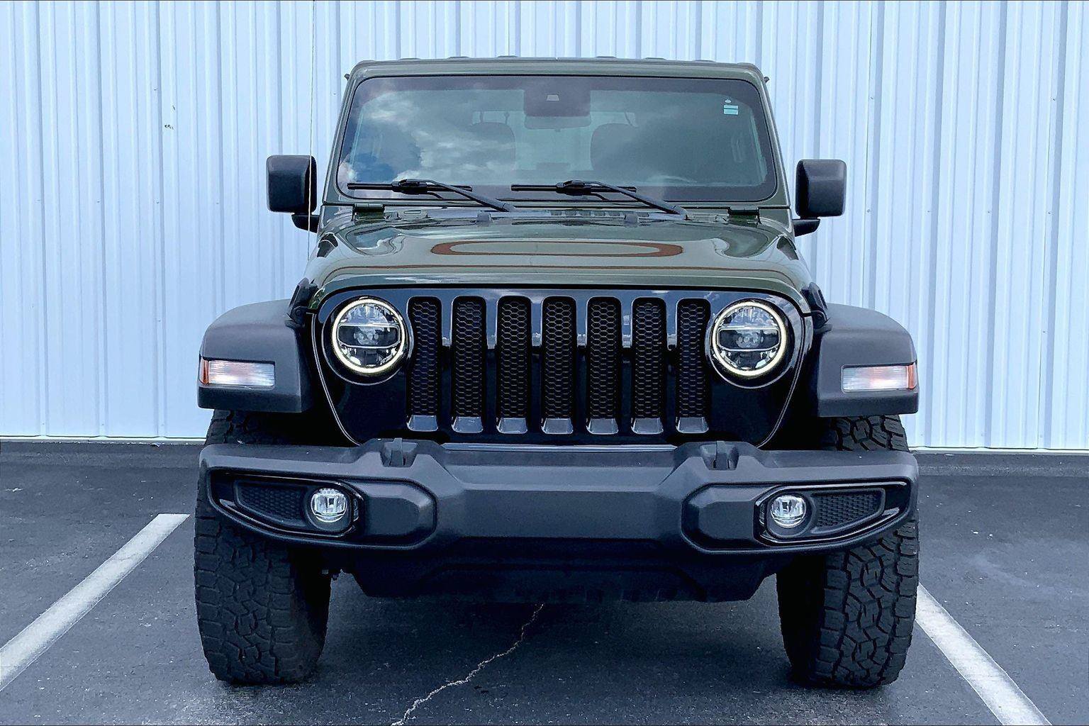 Used 2022 Jeep Wrangler Sport AWD/4WD image 2