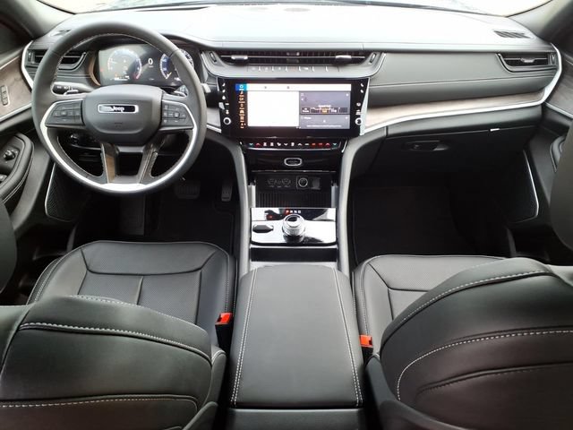 New 2027 Jeep Grand Cherokee Limited AWD/4WD image 25