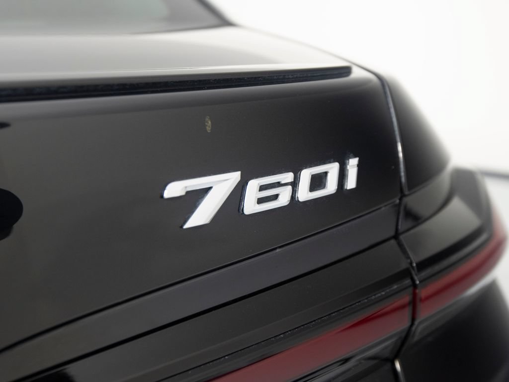 Used 2023 BMW 760i xDrive AWD/4WD image 48