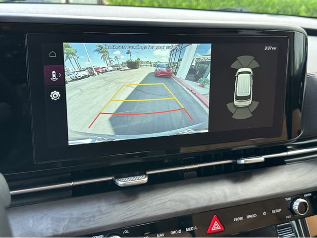 Certified 2023 Kia Carnival EX image 9