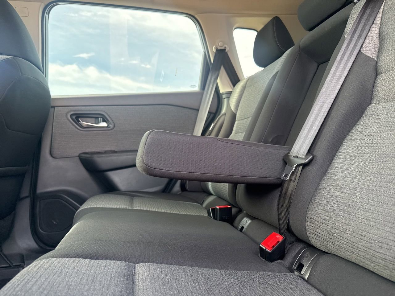 Certified 2023 Nissan Rogue SV FWD image 36