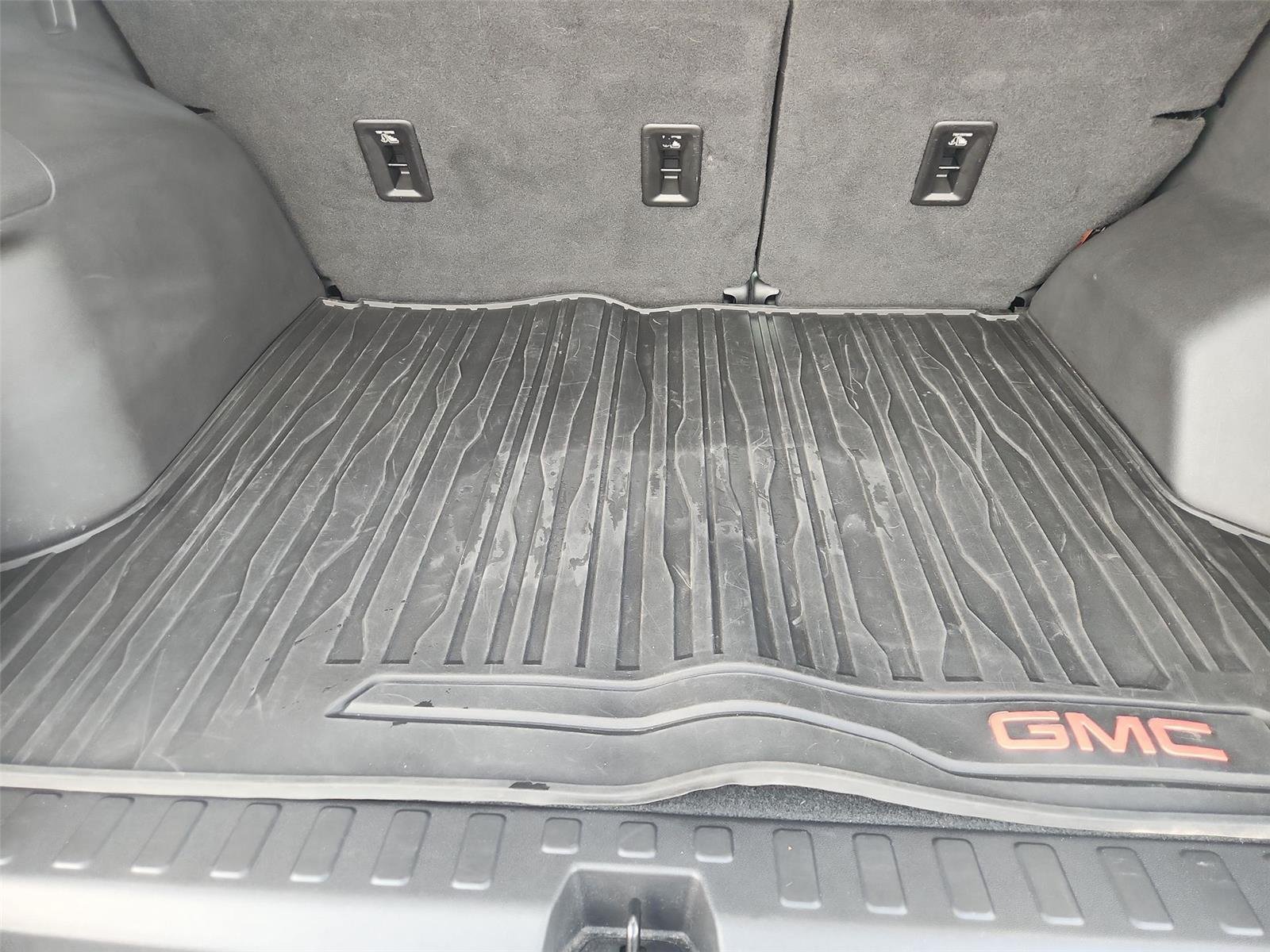 Used 2019 GMC Terrain SLE w/ Driver Convenience Package FWD image 24