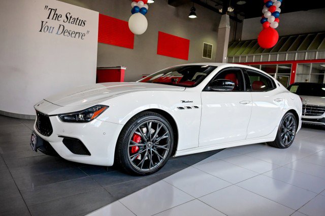 Used 2022 Maserati Ghibli Modena Q4 image 2
