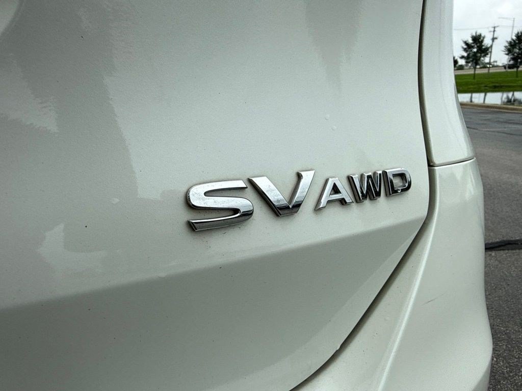 Used 2016 Nissan Rogue SV w/ SV Premium Package AWD/4WD image 5