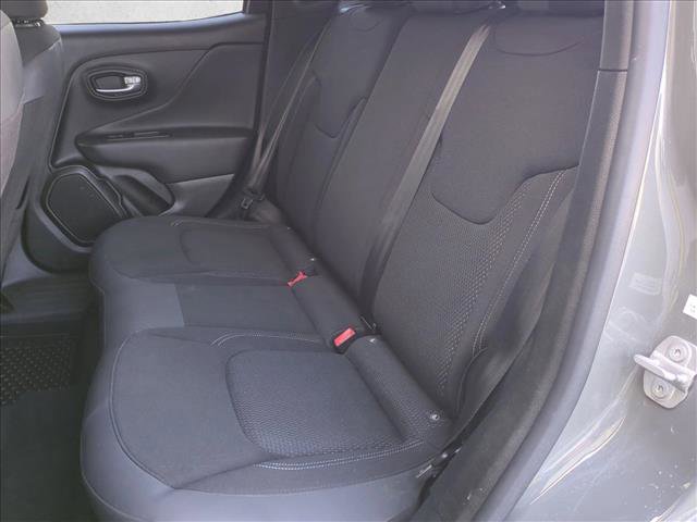 Used 2022 Jeep Renegade Altitude image 19