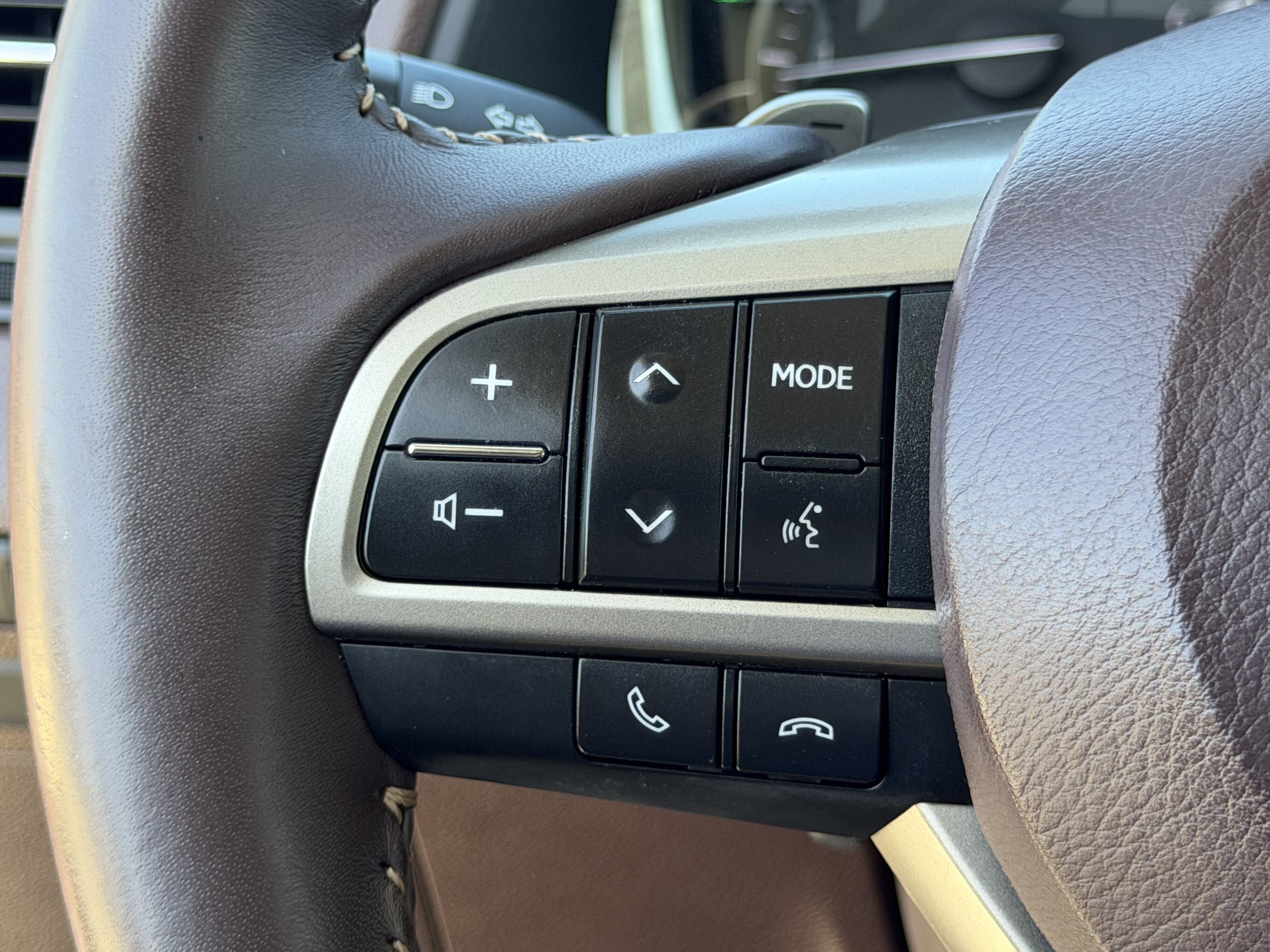 Used 2020 Lexus RX 350 AWD w/ Premium Package image 28