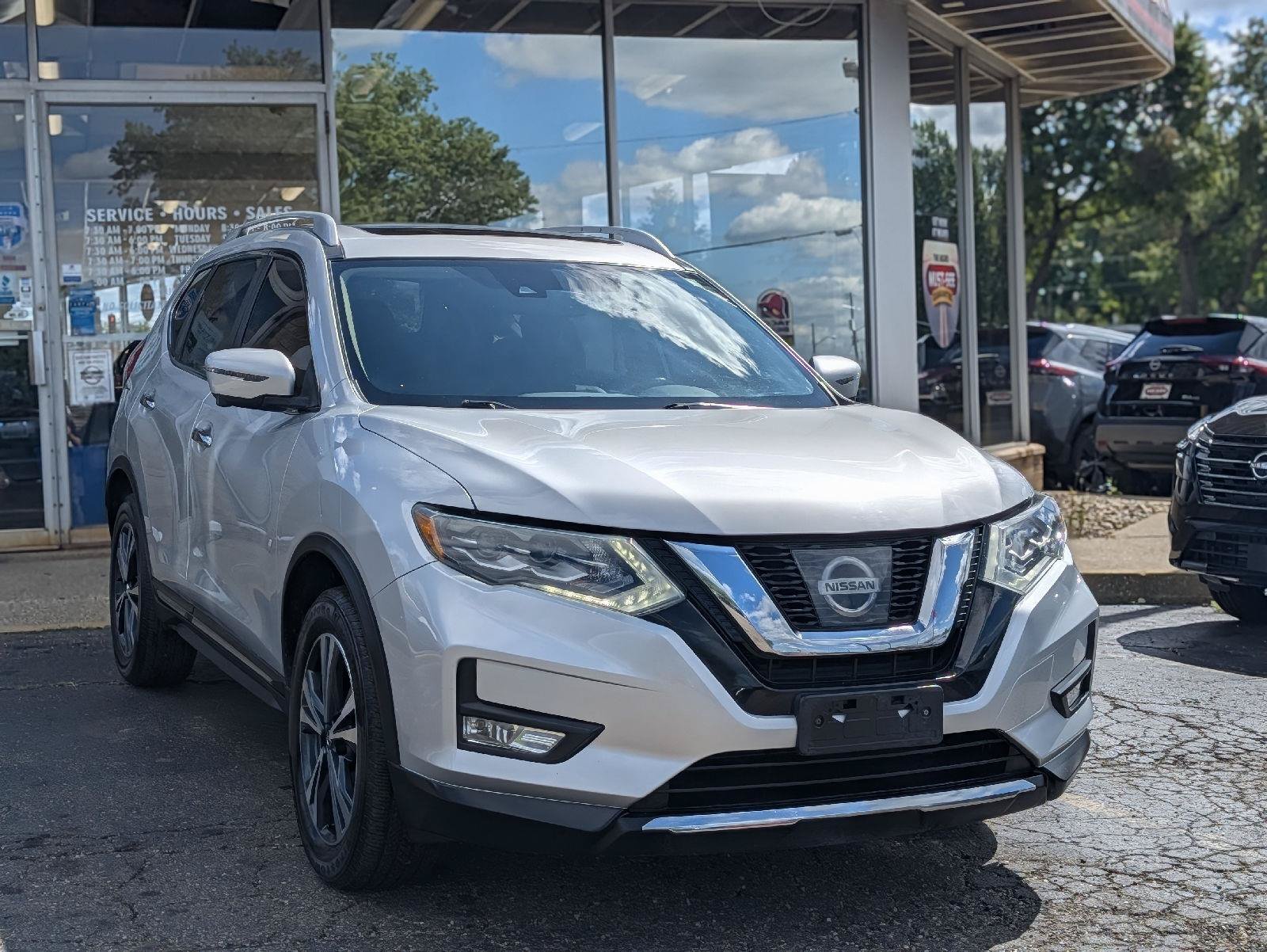Used 2017 Nissan Rogue SL w/ SL Premium Package