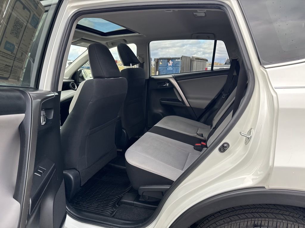 Used 2018 Toyota RAV4 XLE w/ Plus Extra Value Package image 33