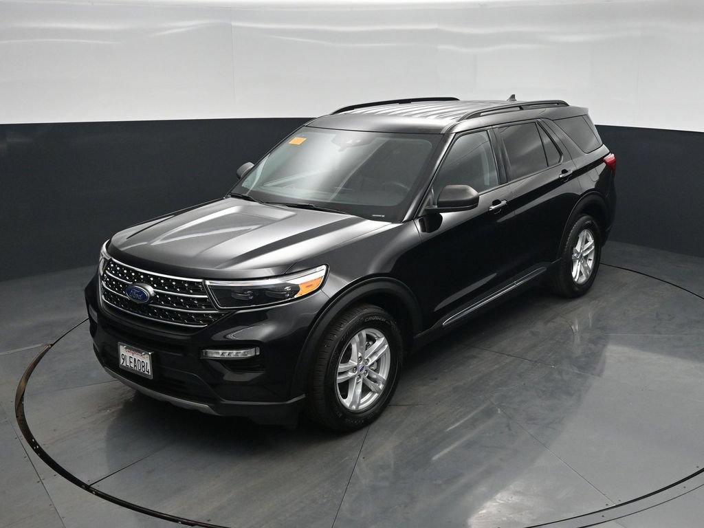 Certified 2023 Ford Explorer XLT w/ Equipment Group 202A RWD image 32