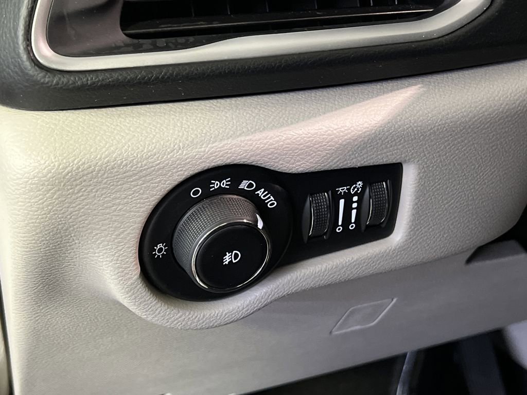 Used 2019 Chrysler Pacifica Touring Plus image 21