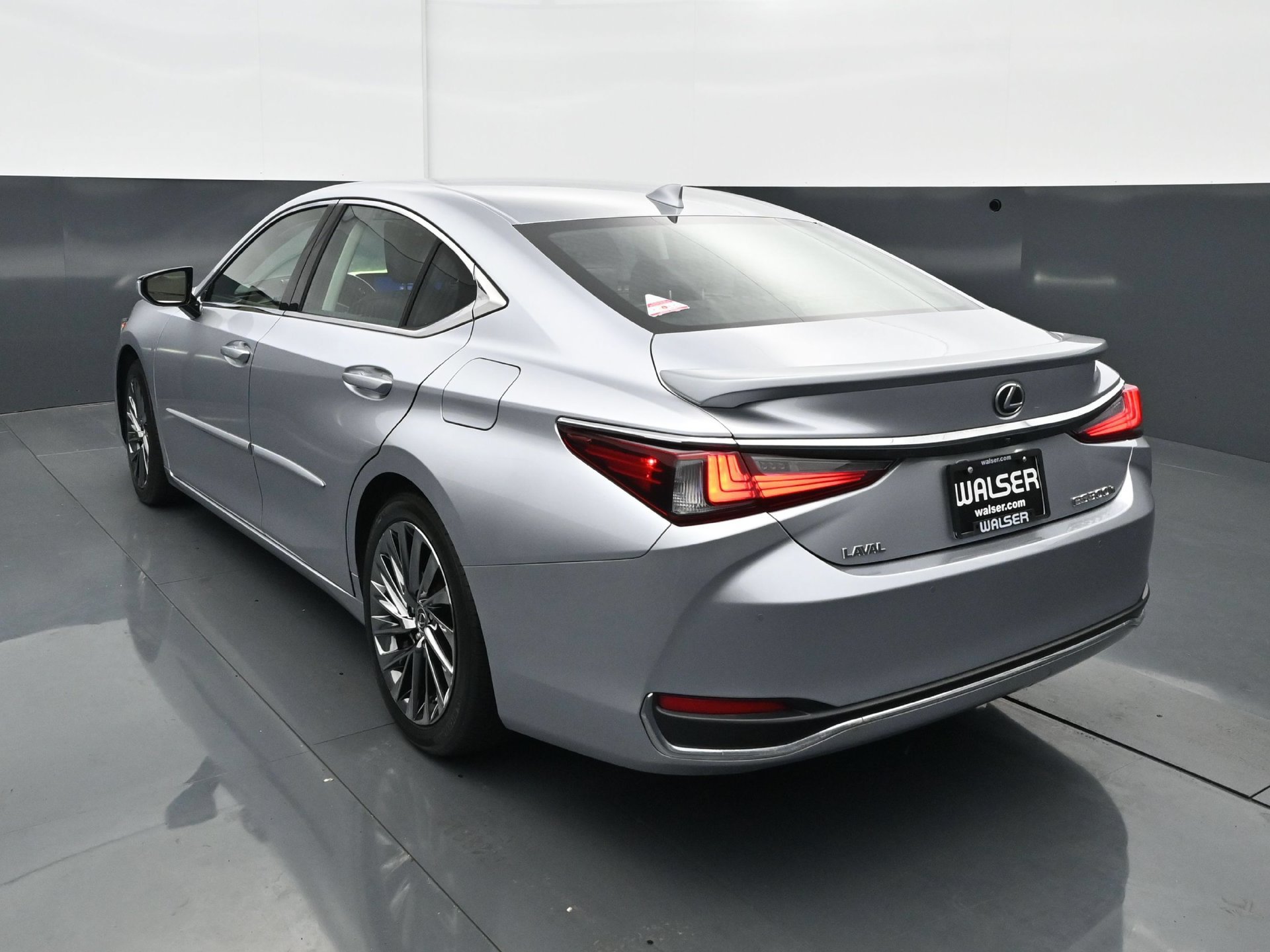 Used 2025 Lexus ES 300h FWD image 5