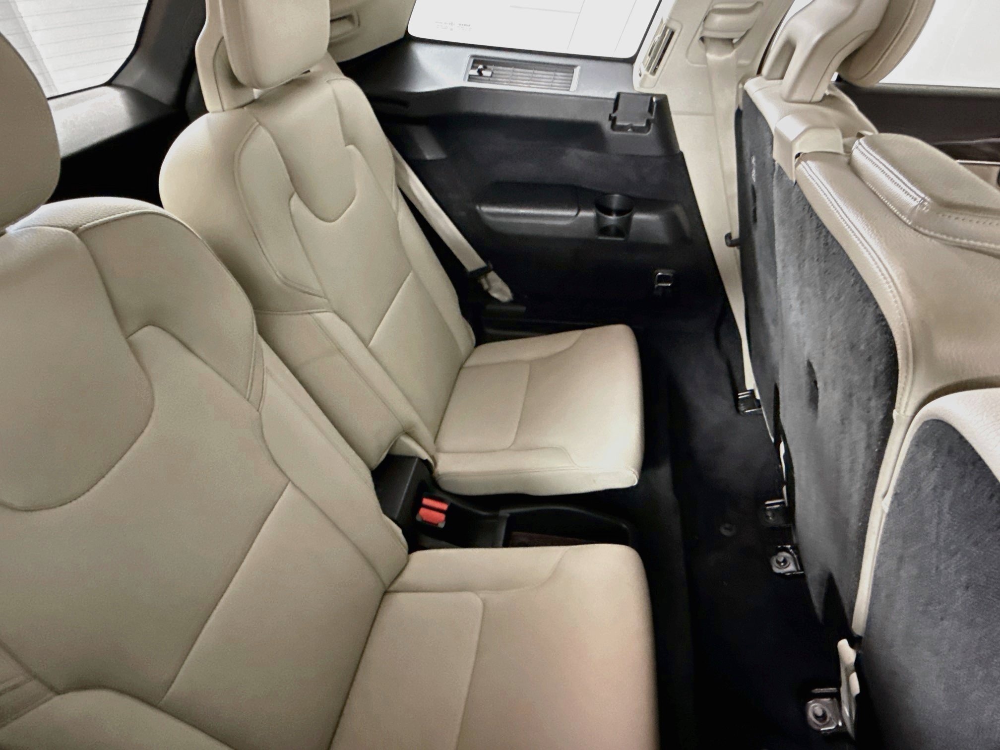 Used 2018 Volvo XC90 T6 Momentum w/ Convenience Package AWD/4WD image 26