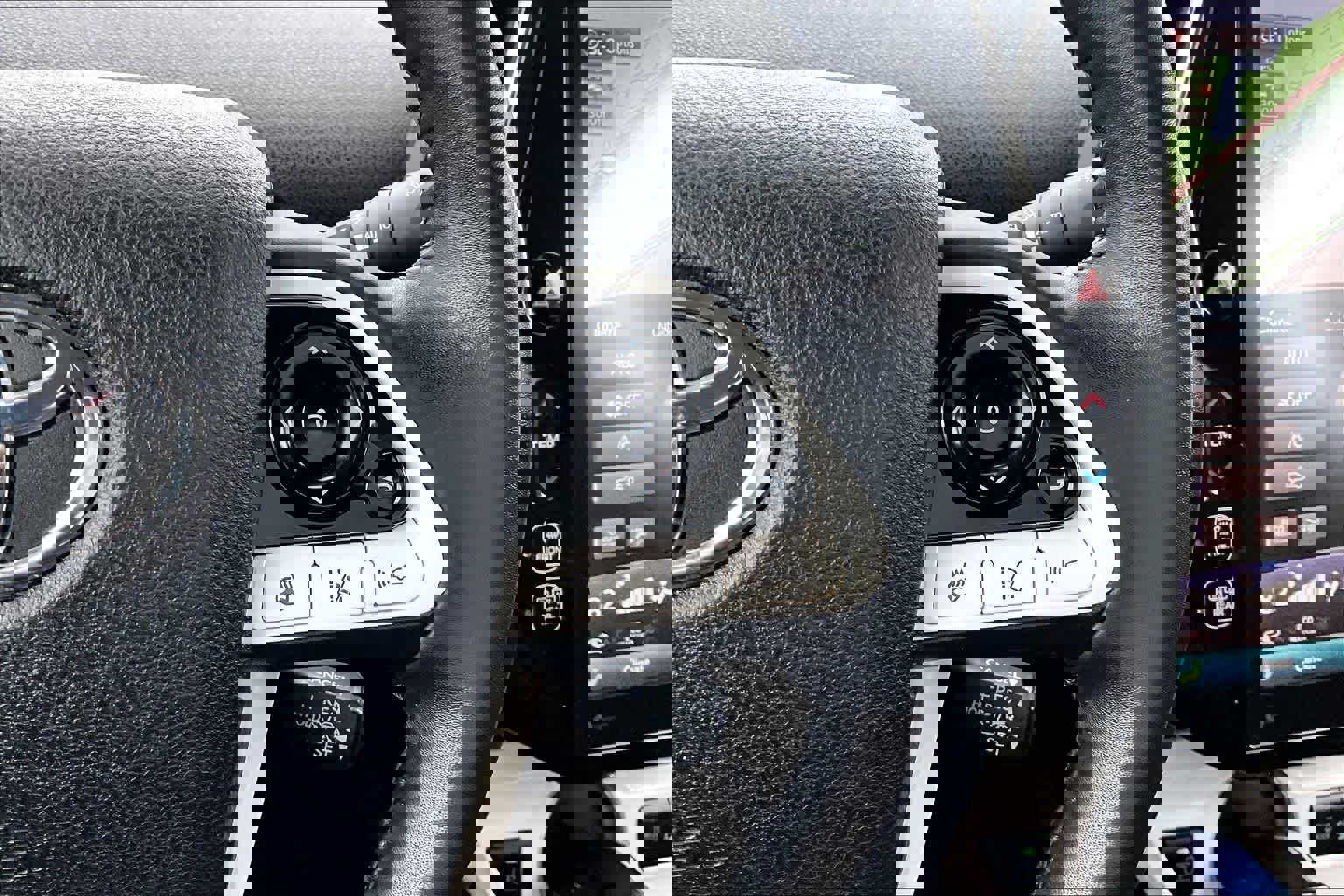 Used 2019 Toyota Prius Prime Advanced image 24