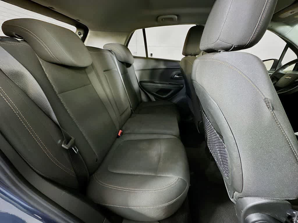 Used 2018 Chevrolet Trax LS FWD image 30