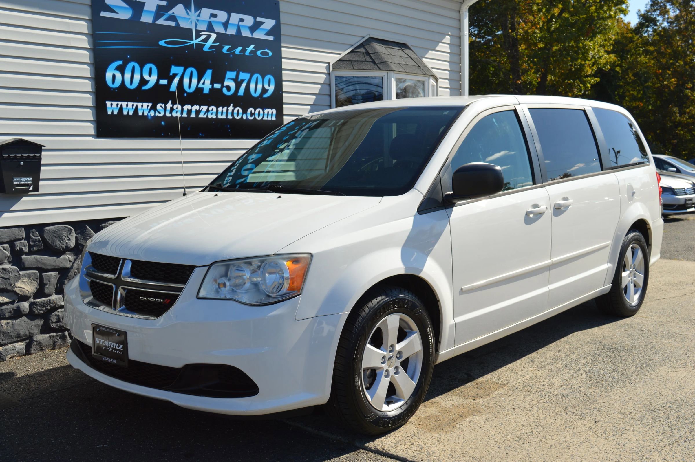 Used 2013 Dodge Grand Caravan SE image 1