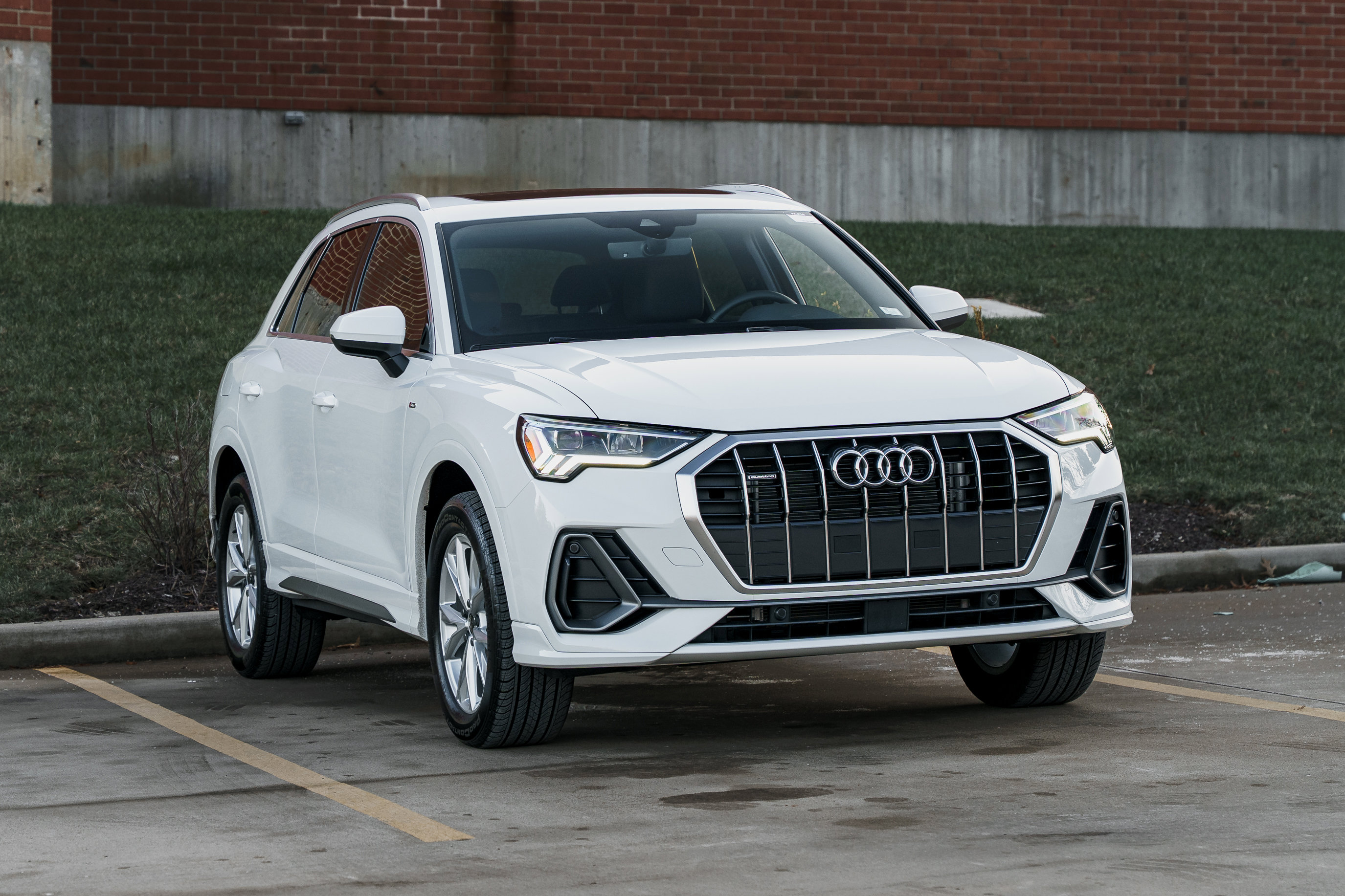 Certified 2025 Audi Q3 2.0T Premium w/ Convenience Package image 2