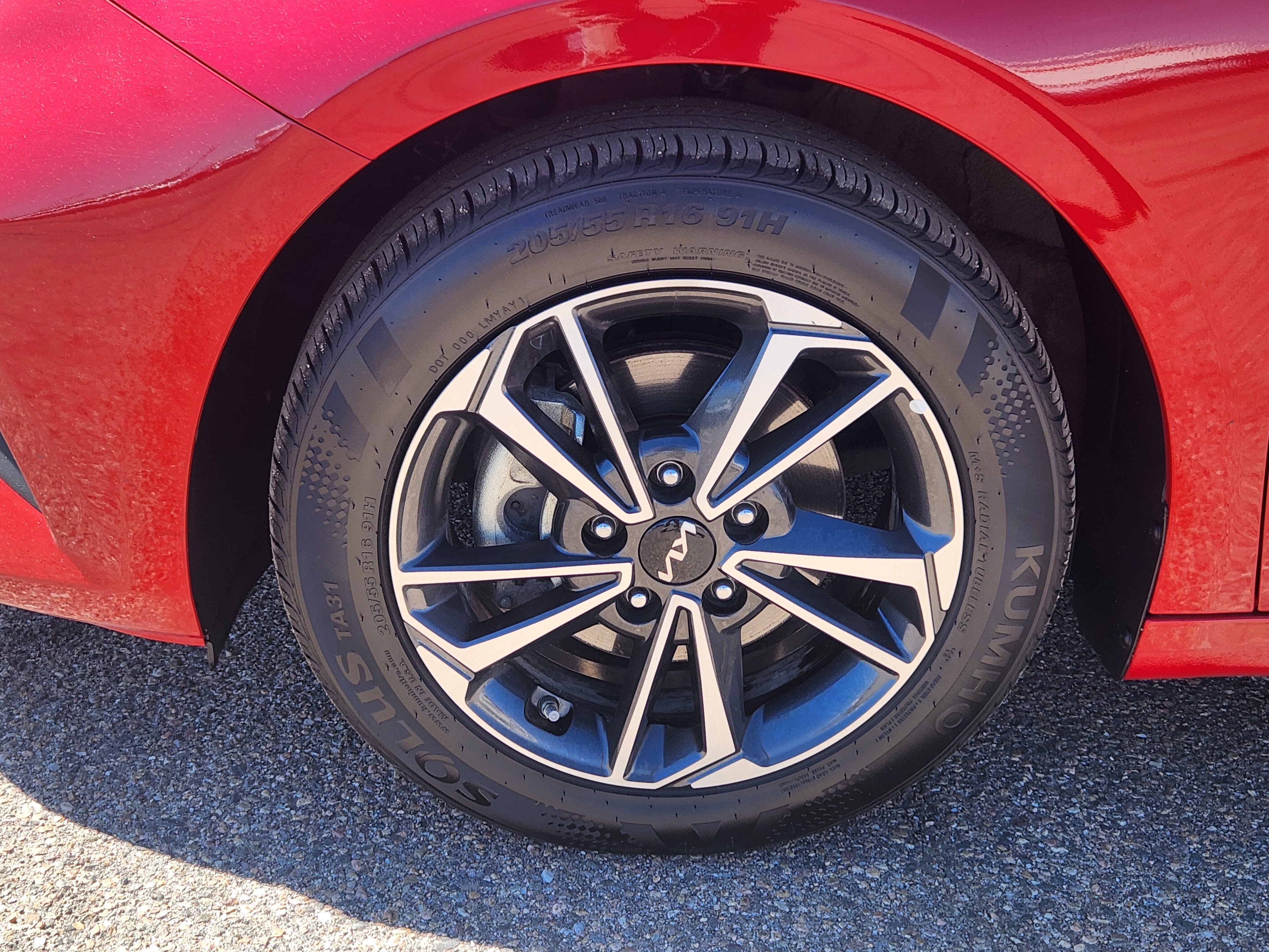 Used 2024 Kia Forte LXS FWD image 7