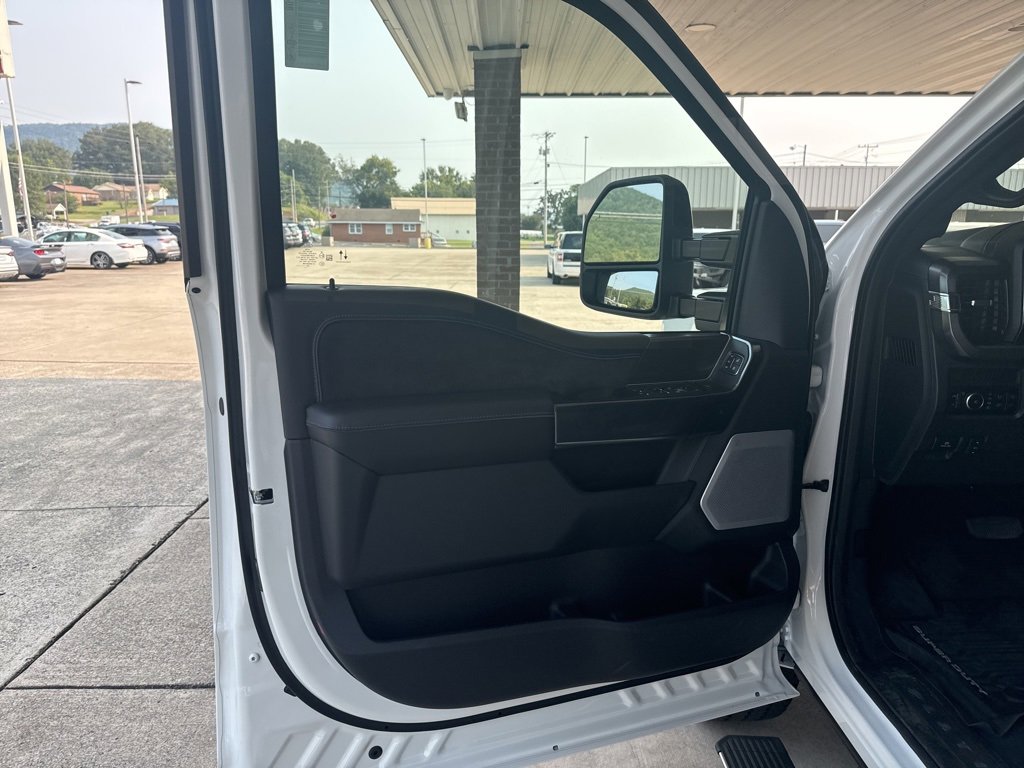 New 2026 Ford F250 Platinum image 17