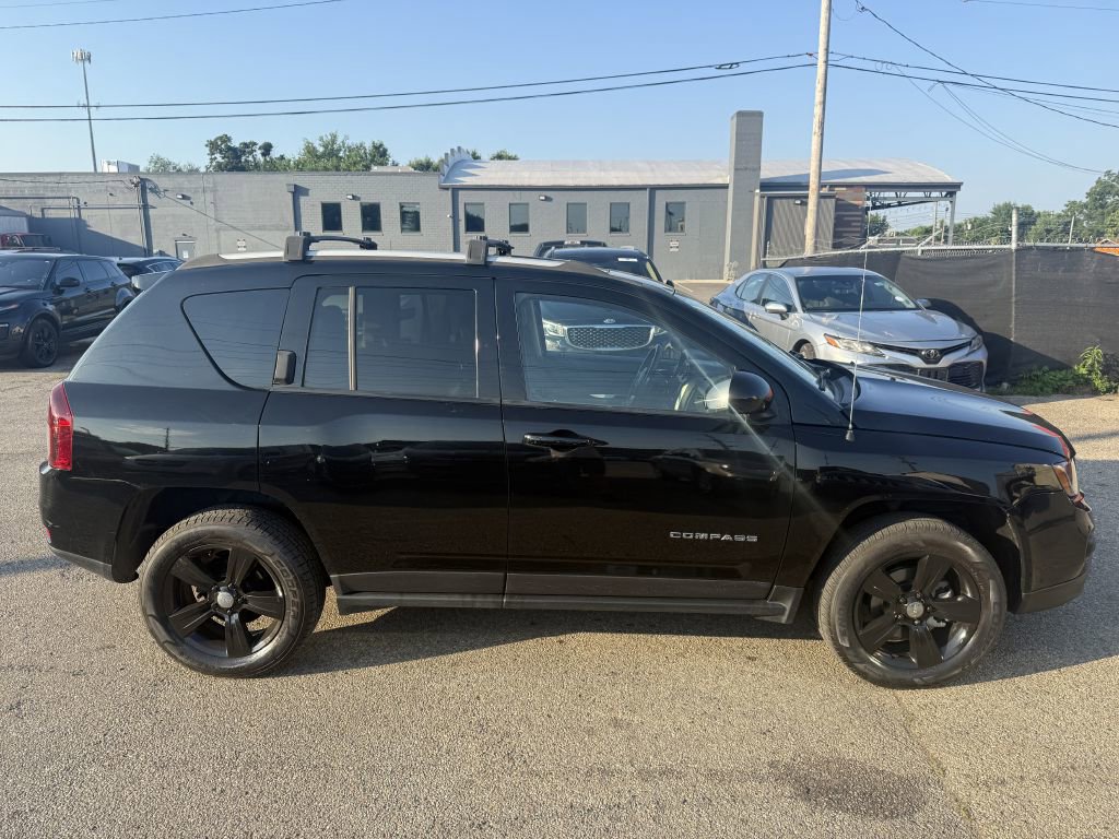 Used 2016 Jeep Compass Latitude w/ Sun/Sound Group image 6
