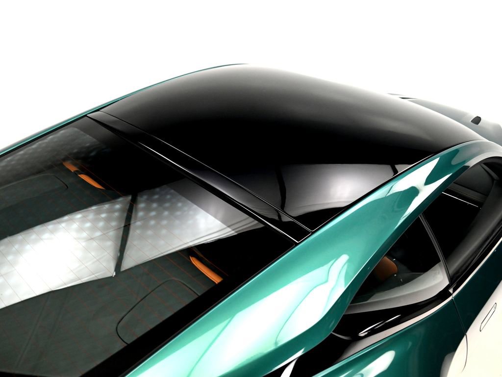 Used 2024 Aston Martin DB12 Coupe image 24