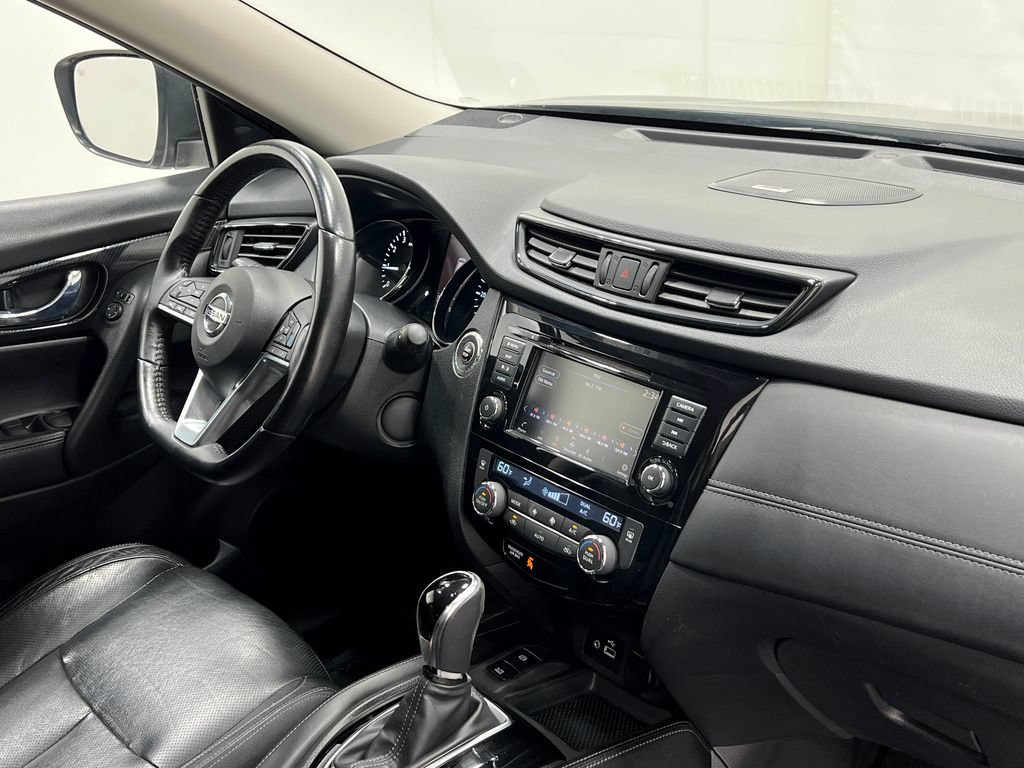 Used 2018 Nissan Rogue SL w/ Premium Package FWD image 21