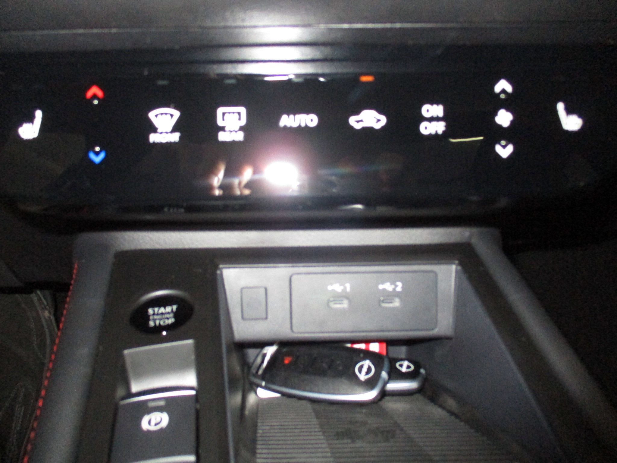 New 2026 Nissan Kicks SR w/ SR Premium Package AWD/4WD image 31