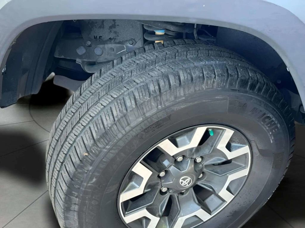 Used 2019 Toyota Tacoma TRD Off-Road AWD/4WD image 29