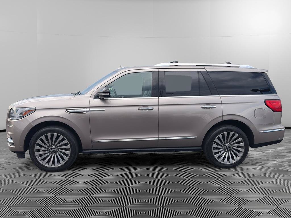 Used 2019 Lincoln Navigator Reserve AWD/4WD image 4