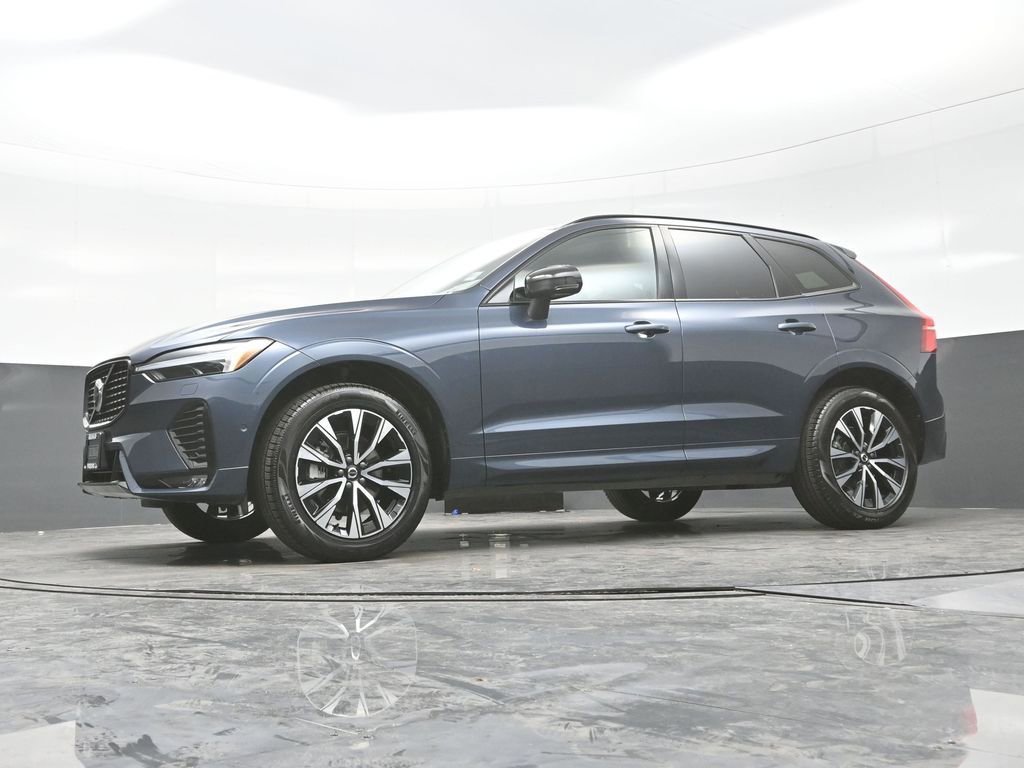 Used 2025 Volvo XC60 B5 Plus AWD/4WD image 20