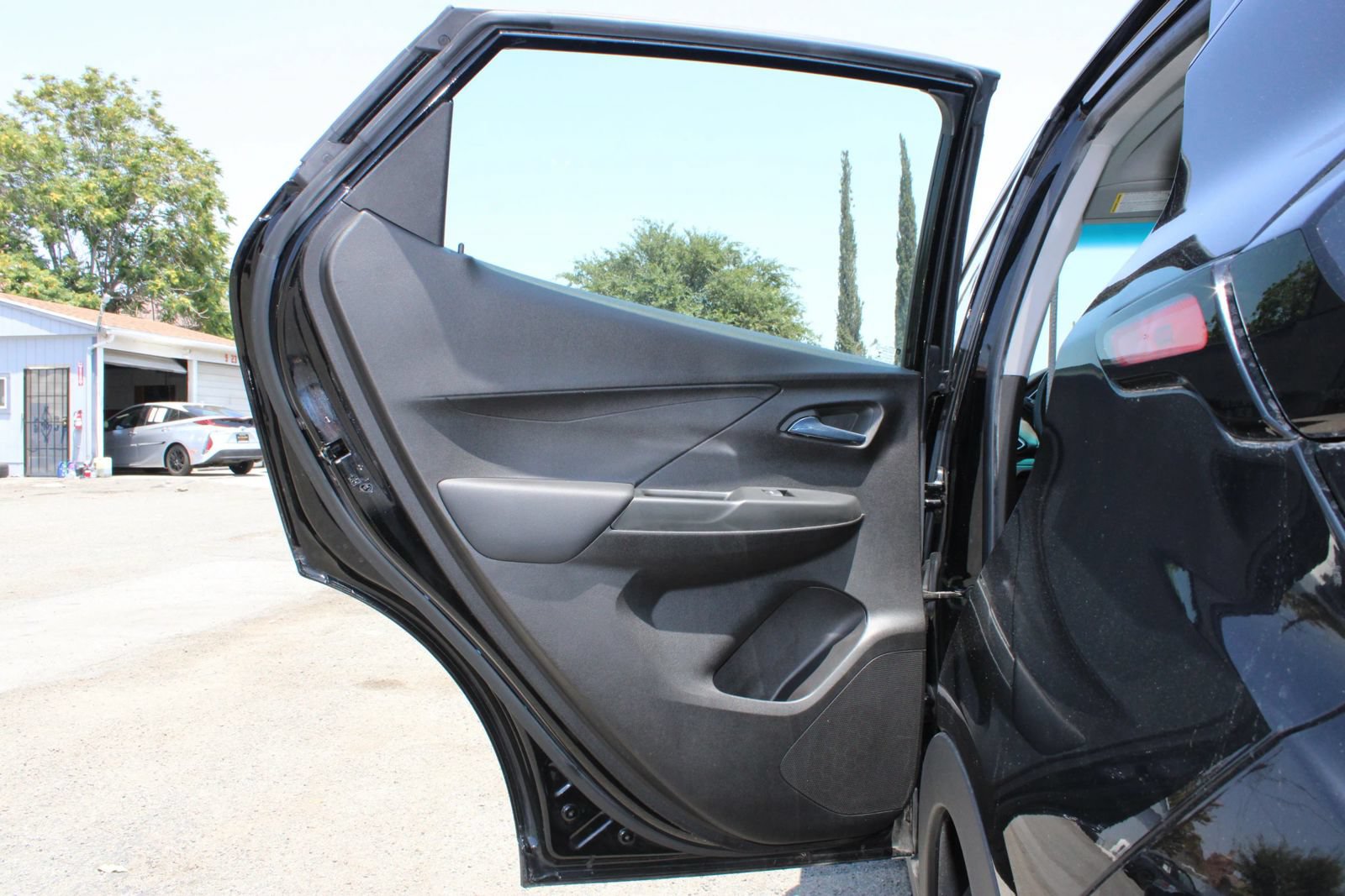 Used 2022 Chevrolet Bolt LT w/ Infotainment Package FWD image 21