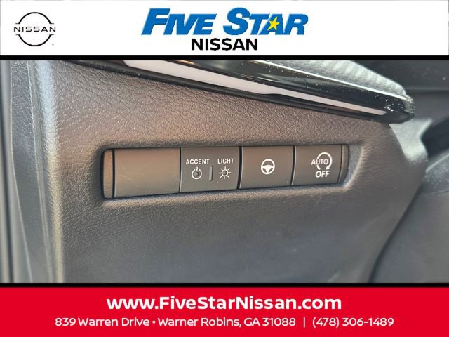 Used 2025 Nissan Kicks SR w/ Illumination Package FWD image 26