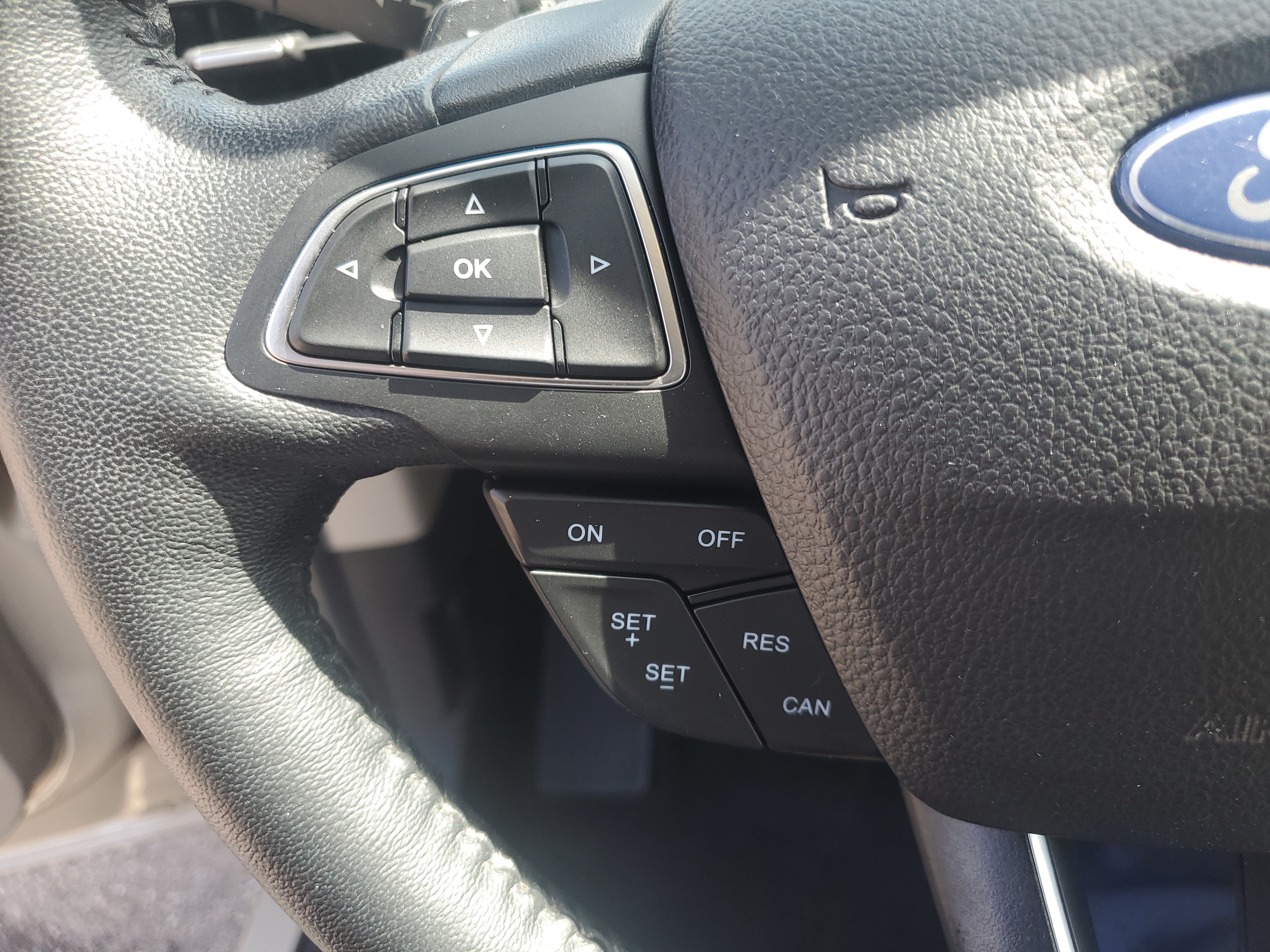 Used 2017 Ford Escape Titanium FWD image 12